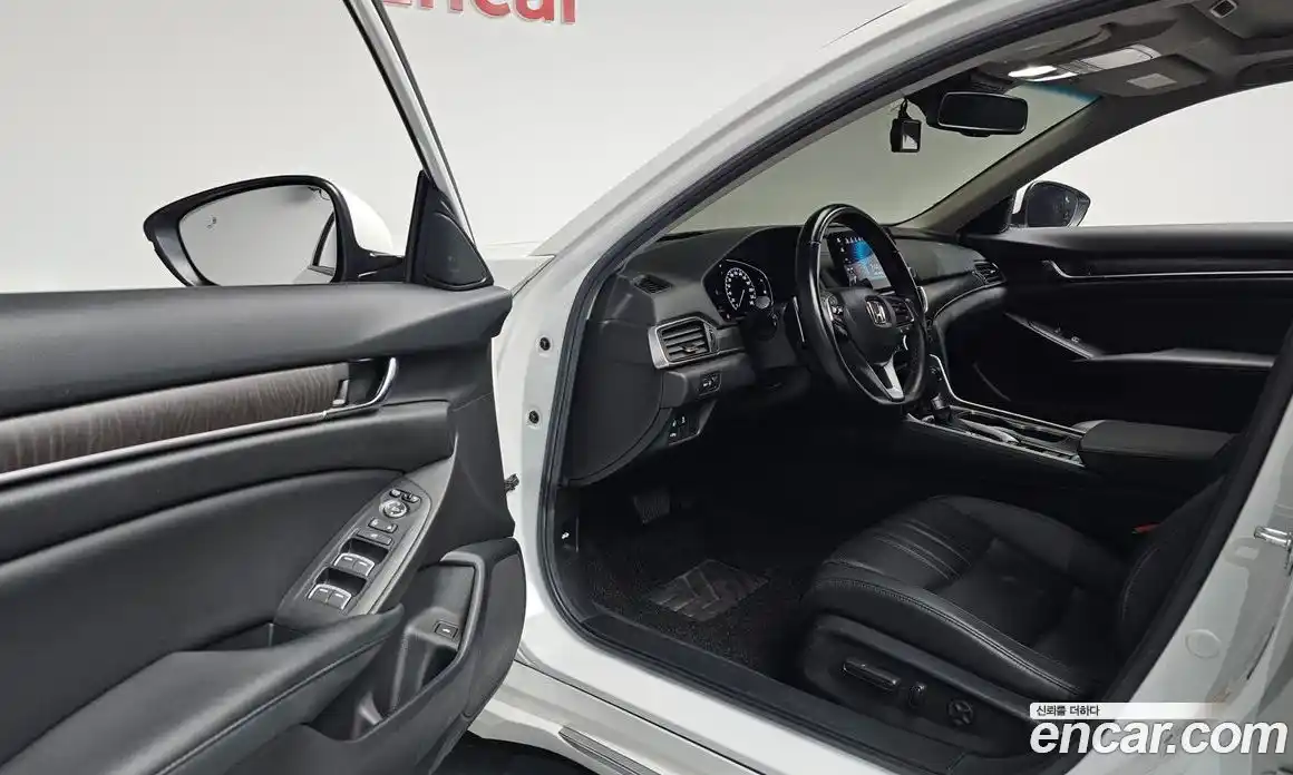 Honda Accord 2021 1.5 гидро в Москве № 402424, фото 10