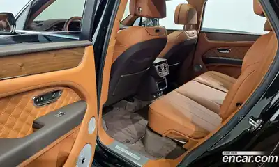 Bentley Bentayga 2023 4.0 гидро в Москве № 418260, миниатюра 11