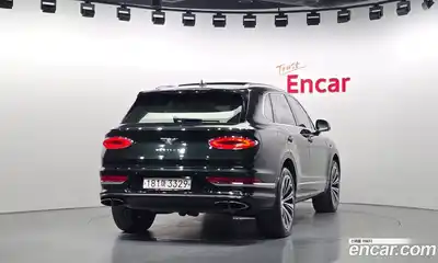 Bentley Bentayga 2023 4.0 гидро в Москве № 418260, миниатюра 4
