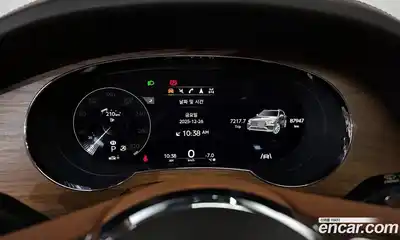 Bentley Bentayga 2023 4.0 гидро в Москве № 418260, миниатюра 8