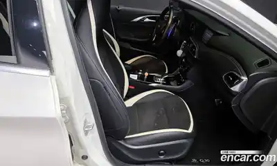 Infiniti Q30 2017 2.0 гидро в Москве № 500374, миниатюра 12