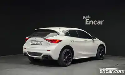 Infiniti Q30 2017 2.0 гидро в Москве № 500374, миниатюра 2