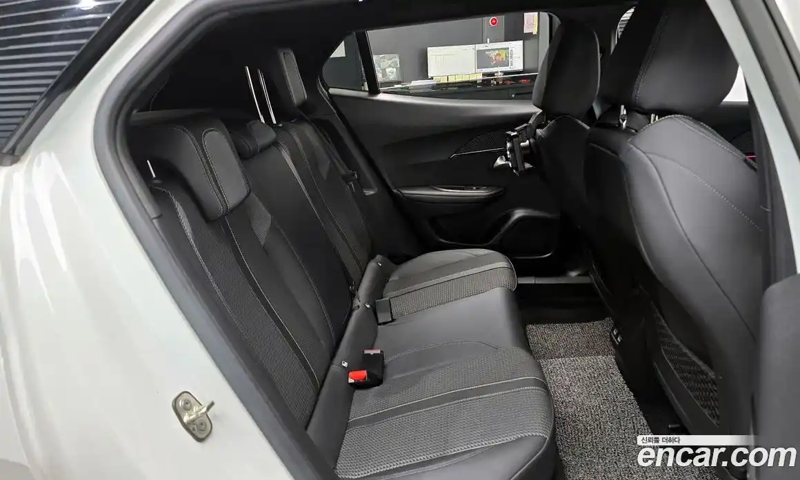 Peugeot 2008 2021 1.5 гидро в Москве № 500488, фото 12