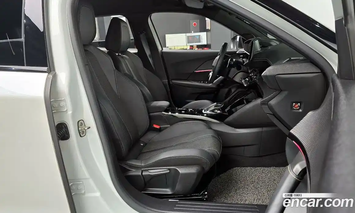 Peugeot 2008 2021 1.5 гидро в Москве № 500488, фото 10