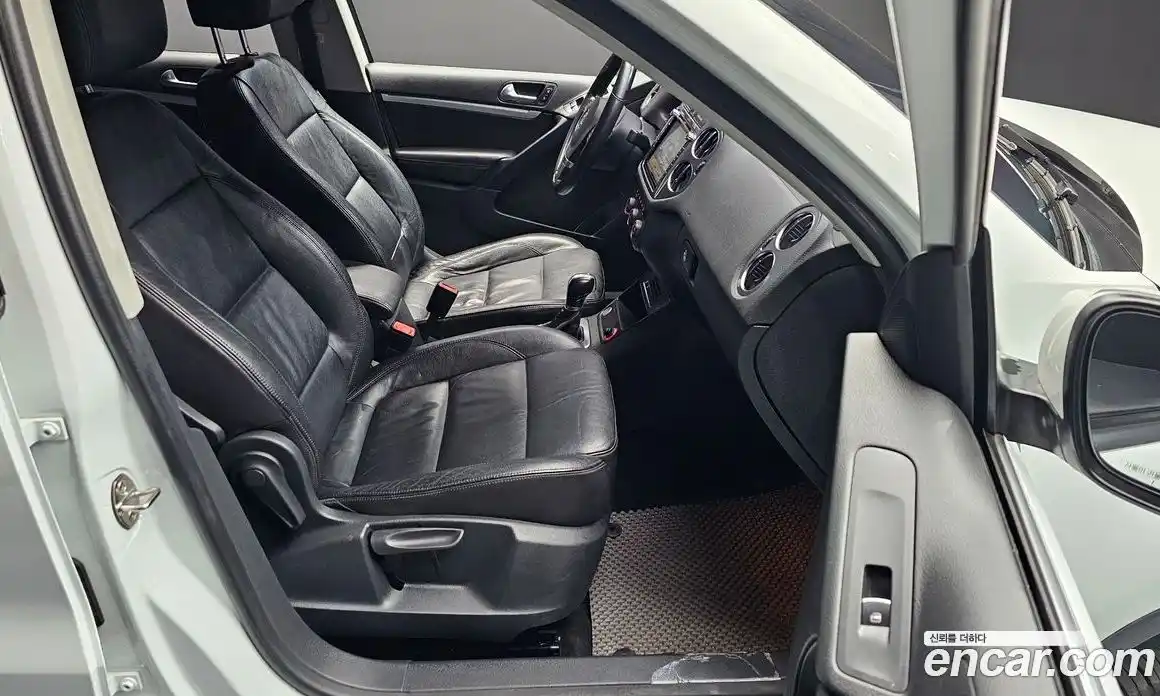 Volkswagen Tiguan 2016 2.0 гидро в Москве № 547388, фото 10