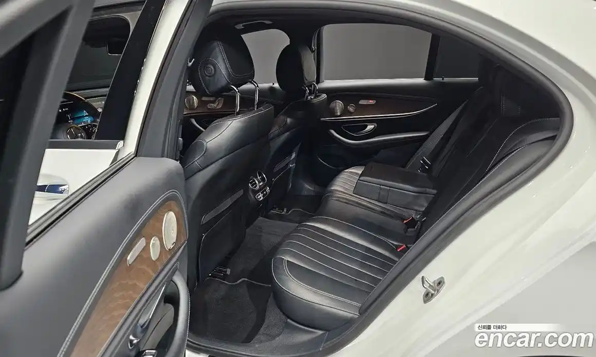 Mercedes-Benz E-Class 2022 2.0 гидро в Москве № 623925, фото 11