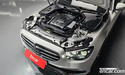 Mercedes-Benz E-Class 2022 2.0 гидро в Москве № 623925, миниатюра 6