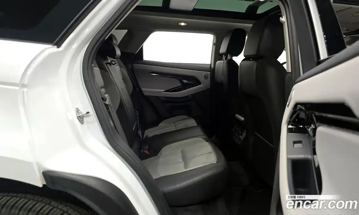 Land Rover Range-Rover Evoque 2024 2.0 гидро в Москве № 627302, фото 12