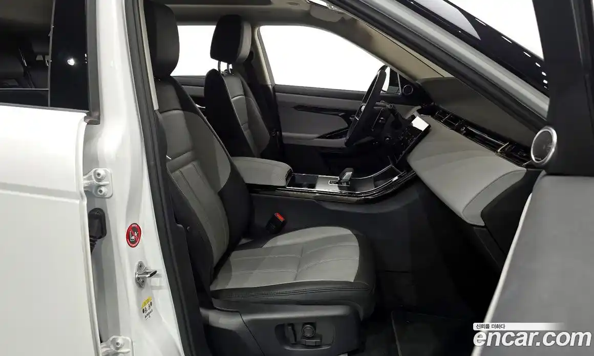 Land Rover Range-Rover Evoque 2024 2.0 гидро в Москве № 627302, фото 10