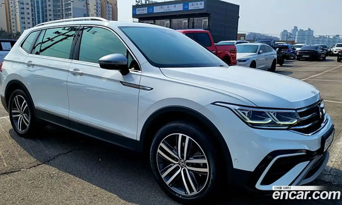 Volkswagen Tiguan 2022 2.0 гидро в Москве № 628970, фото 17
