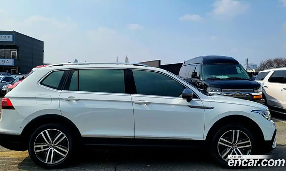 Volkswagen Tiguan 2022 2.0 гидро в Москве № 628970, фото 18