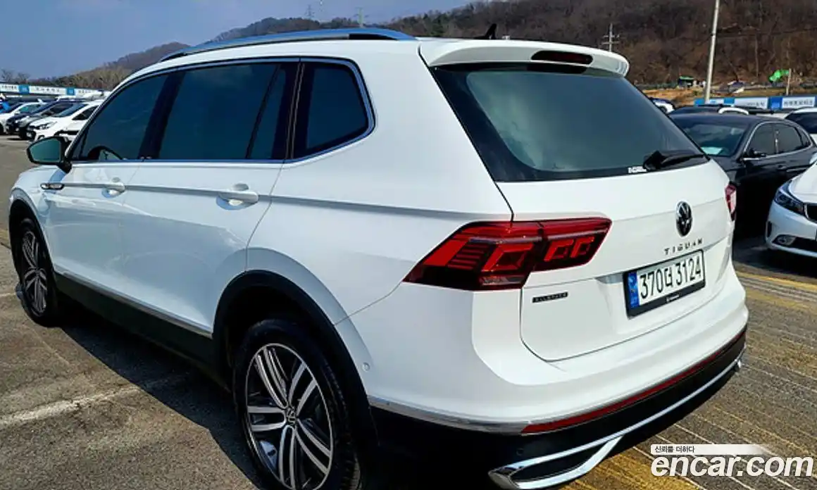 Volkswagen Tiguan 2022 2.0 гидро в Москве № 628970, фото 20