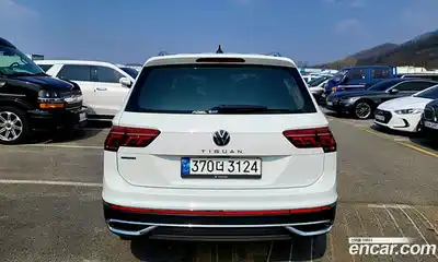 Volkswagen Tiguan 2022 2.0 гидро в Москве № 628970, миниатюра 4