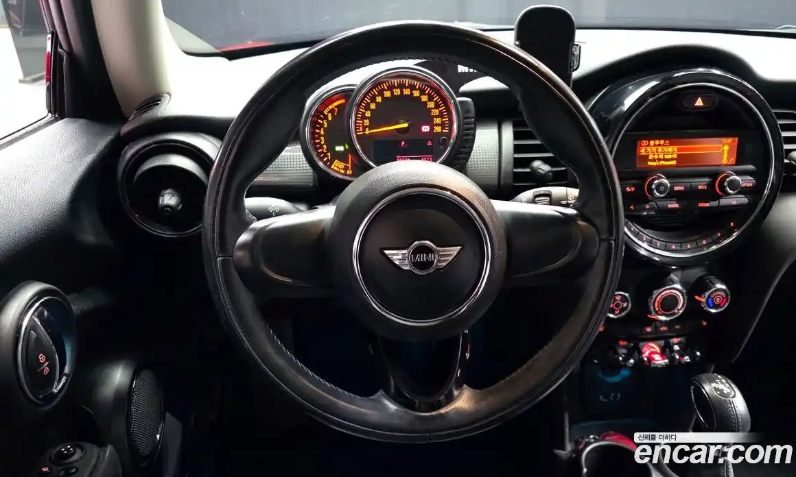 Mini Cooper 2017 1.5 гидро в Москве № 724857, фото 13
