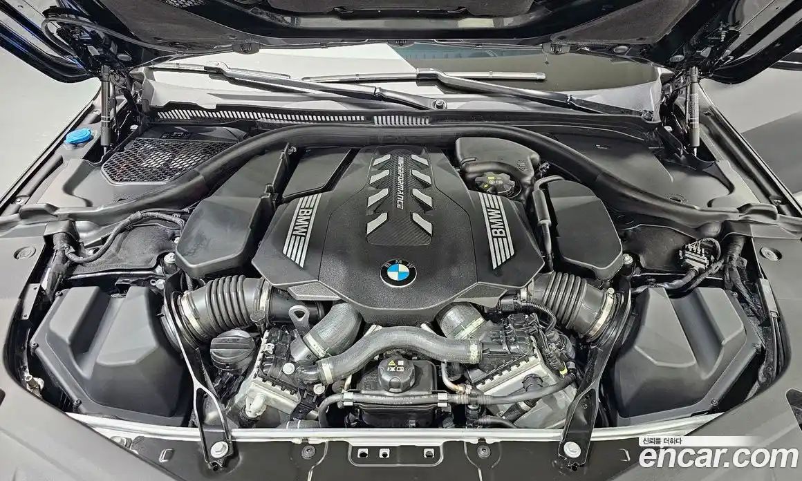 BMW 8-Series 2024 4.4 гидро в Москве, фото 6