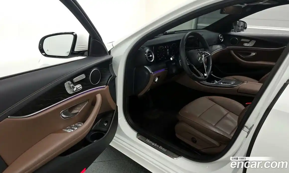 Mercedes-Benz E-Class 2023 2.0 гидро, фото 10