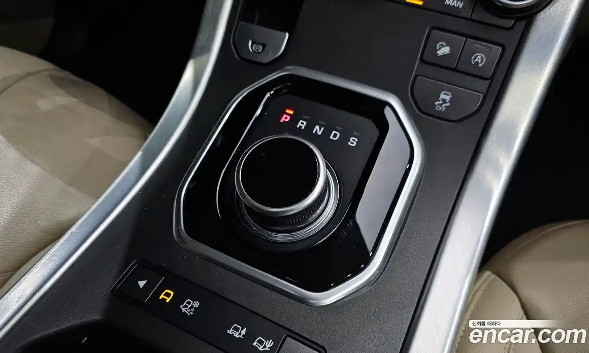 Land Rover Range-Rover Evoque 2017 2.0 гидро в Москве № 824774, фото 9