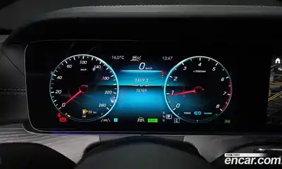 Mercedes-Benz E-Class 2022 2.0 гидро, миниатюра 8