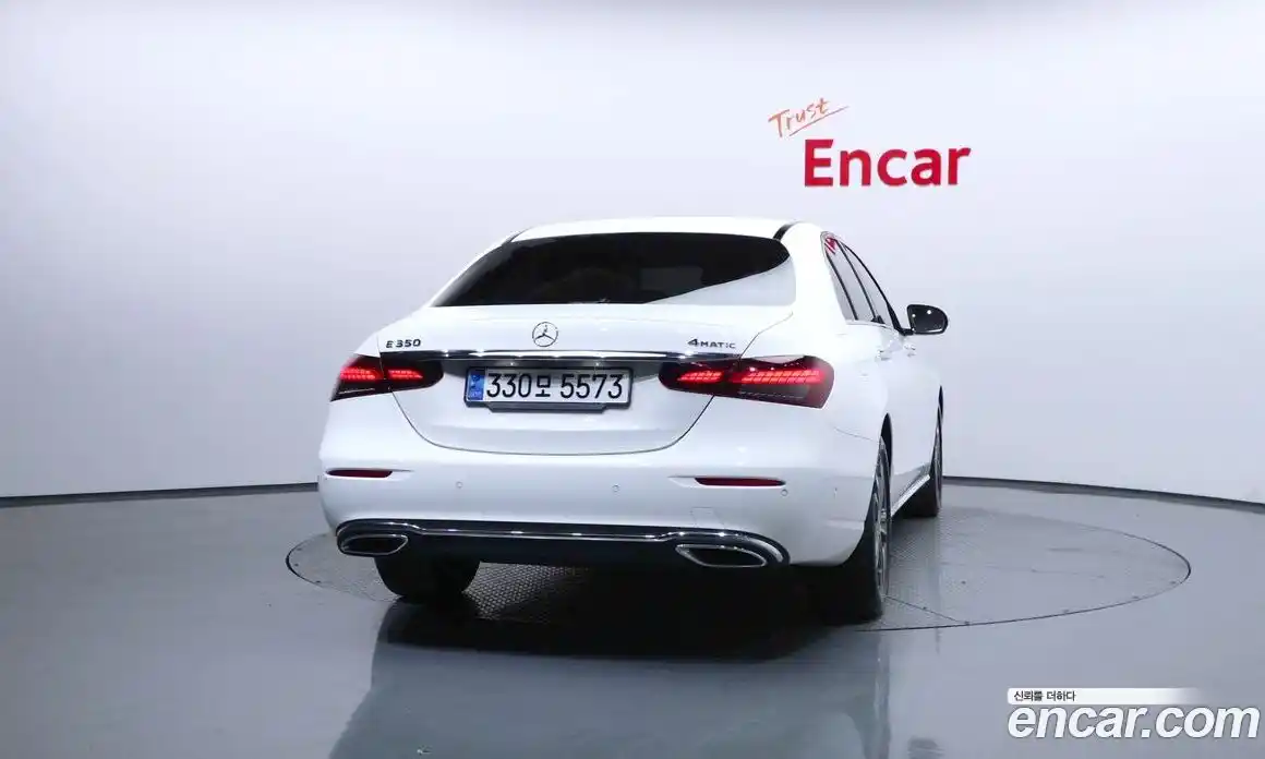 Mercedes-Benz E-Class 2022 2.0 гидро, фото 3