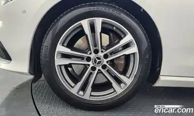 Mercedes-Benz E-Class 2022 2.0 гидро, миниатюра 4
