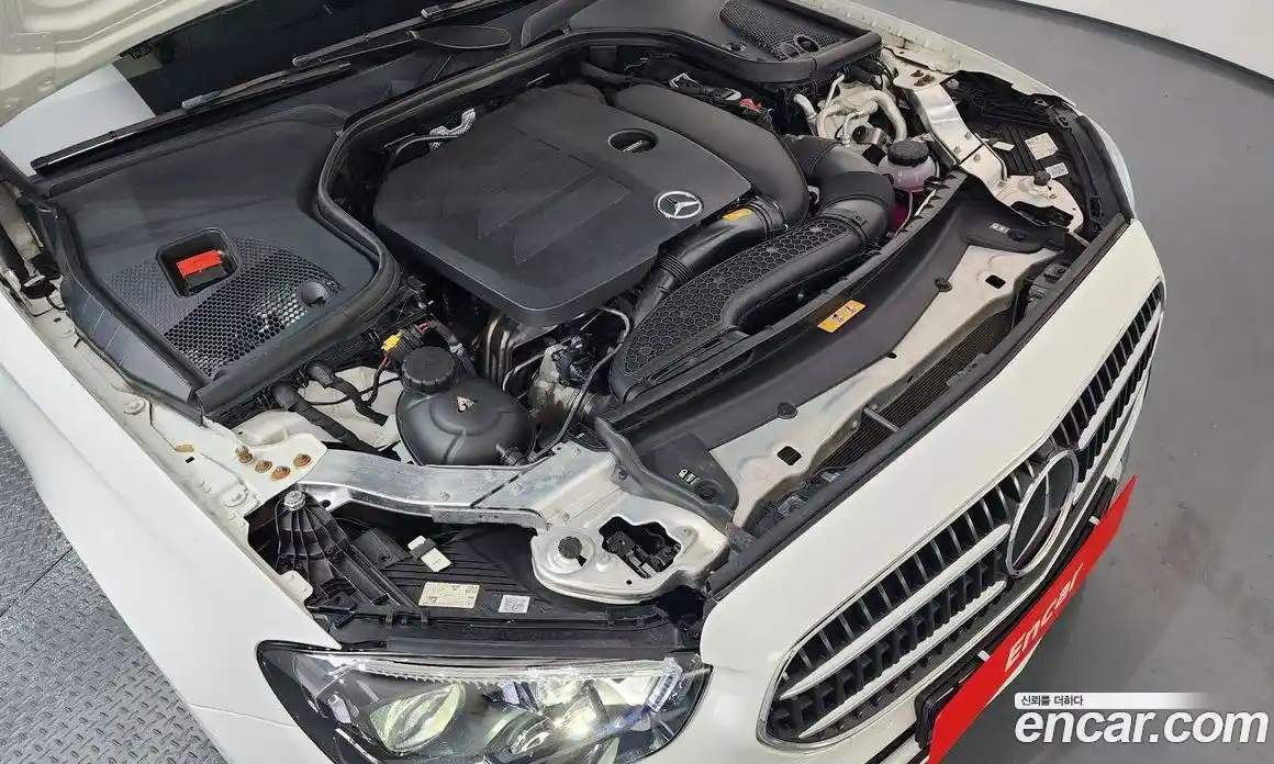 Mercedes-Benz E-Class 2022 2.0 гидро, фото 5