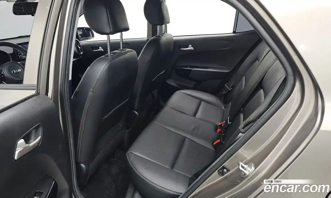 Kia Morning 2018 1.0 Автомат в Москве № 972236, фото 11