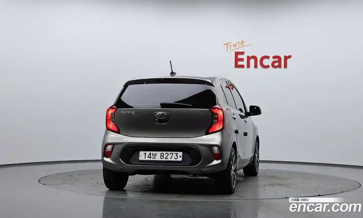 Kia Morning 2018 1.0 Автомат в Москве № 972236, фото 3