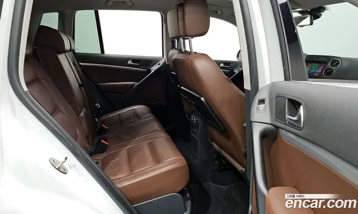 Volkswagen Tiguan 2015 2.0 гидро в Москве № 976188, фото 11