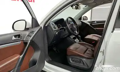 Volkswagen Tiguan 2015 2.0 гидро в Москве № 976188, миниатюра 12