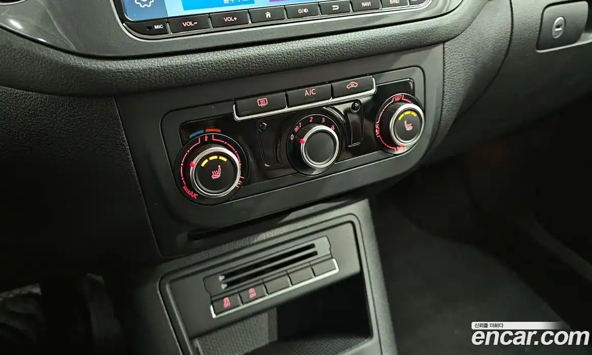 Volkswagen Tiguan 2015 2.0 гидро в Москве № 976188, фото 19