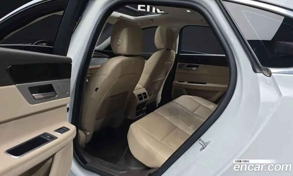 Jaguar XF 2018 2.0 гидро в Москве № 976492, фото 12