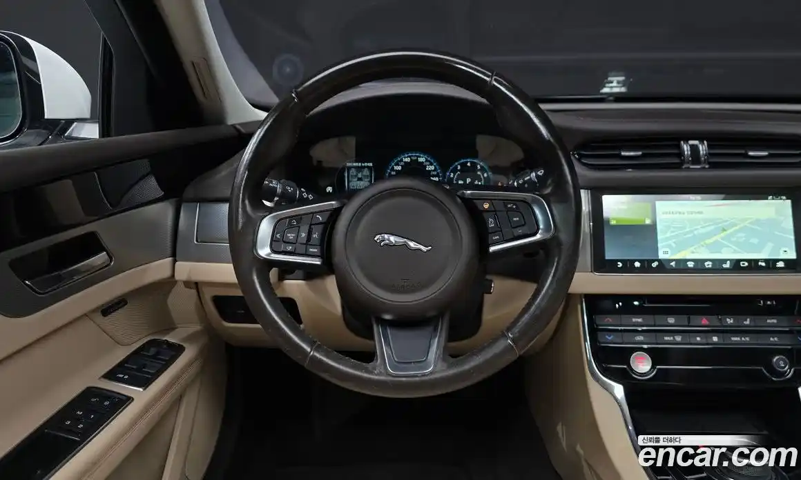 Jaguar XF 2018 2.0 гидро в Москве № 976492, фото 13