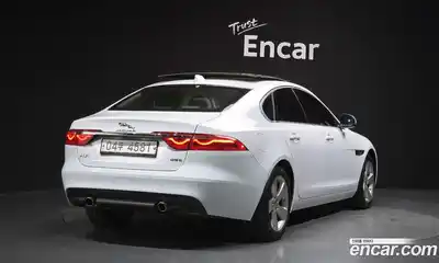 Jaguar XF 2018 2.0 гидро в Москве № 976492, миниатюра 2
