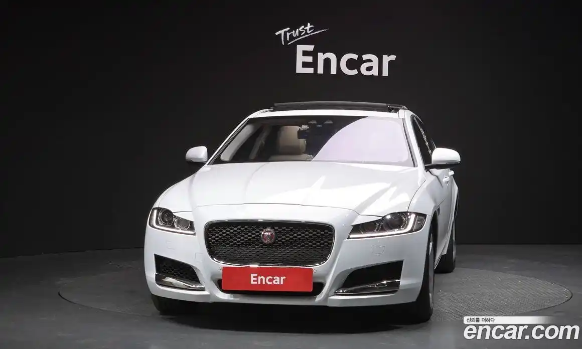 Jaguar XF 2018 2.0 гидро в Москве № 976492, фото 3