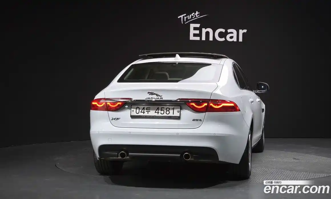 Jaguar XF 2018 2.0 гидро в Москве № 976492, фото 4