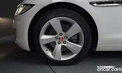 Jaguar XF 2018 2.0 гидро в Москве № 976492, миниатюра 5