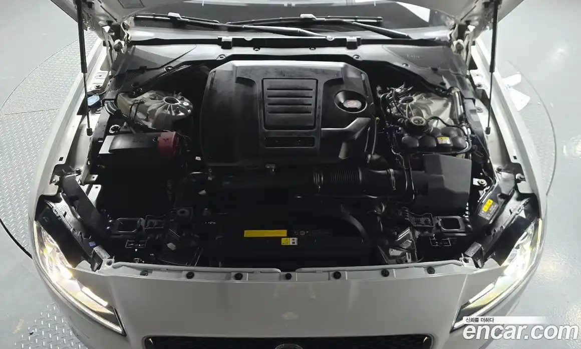 Jaguar XF 2018 2.0 гидро в Москве № 976492, фото 6