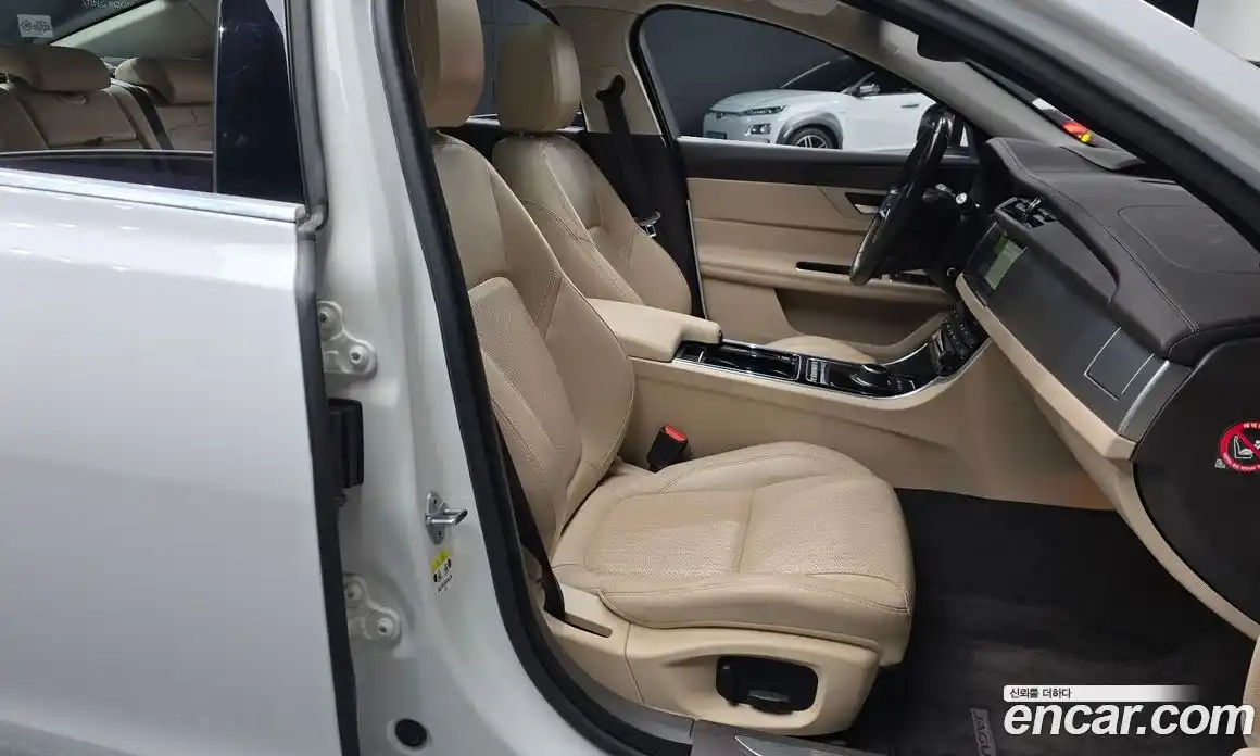 Jaguar XF 2018 2.0 гидро в Москве № 976492, фото 10
