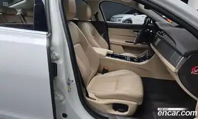 Jaguar XF 2018 2.0 гидро в Москве № 976492, миниатюра 10