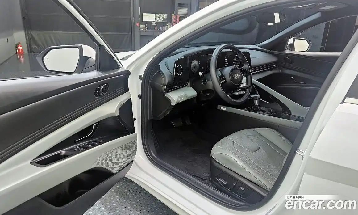 Hyundai Avante 2023 1.6 Автомат в Москве № 1001808, фото 11