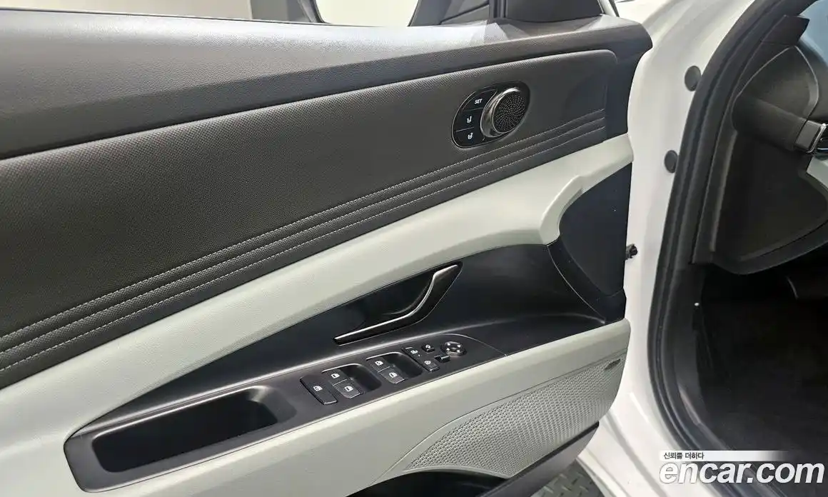 Hyundai Avante 2023 1.6 Автомат в Москве № 1001808, фото 17