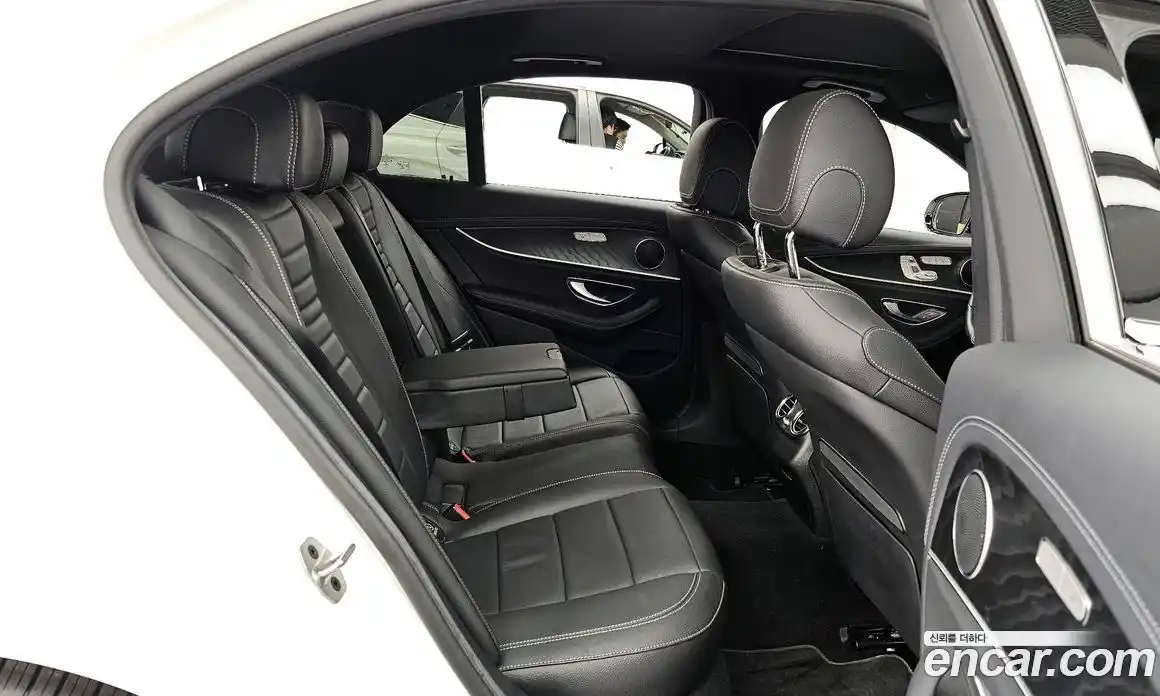 Mercedes-Benz E-Class 2022 2.0 гидро, фото 12
