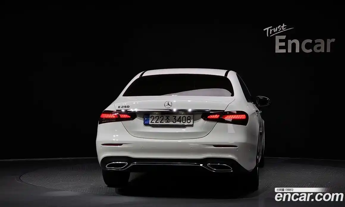 Mercedes-Benz E-Class 2022 2.0 гидро, фото 4