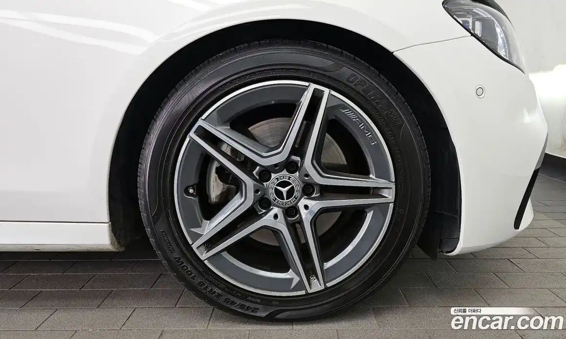 Mercedes-Benz E-Class 2022 2.0 гидро, фото 5