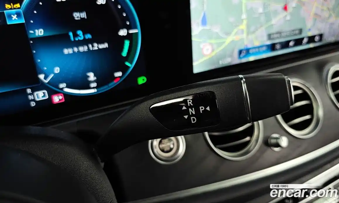 Mercedes-Benz E-Class 2022 2.0 гидро, фото 9