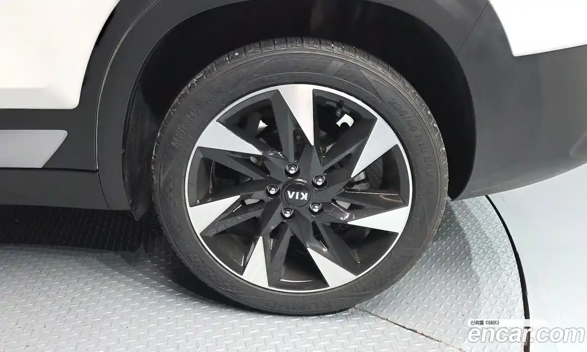 Kia Seltos 2020 1.6 Автомат в Москве № 1009150, фото 5