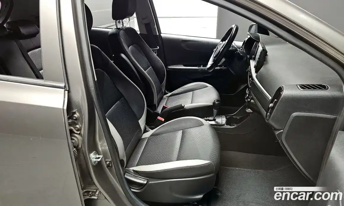 Kia Morning 2017 1.0 Автомат в Москве № 1009756, фото 10