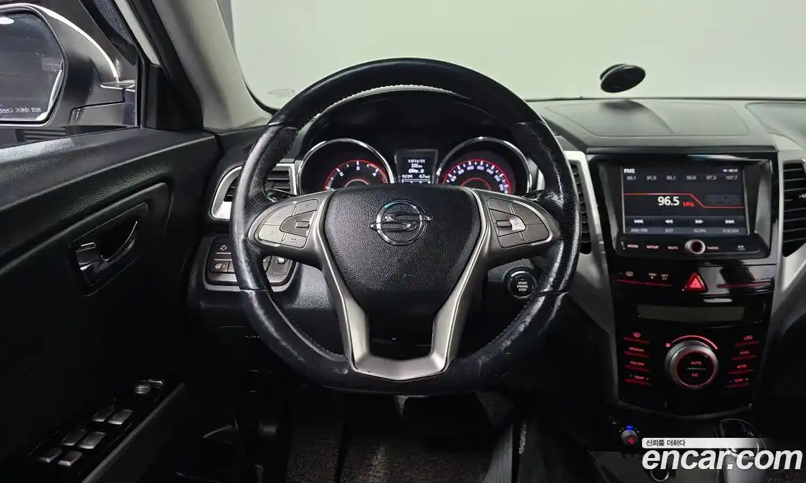 SsangYong TIBOLI 2016 1.6 Автомат в Москве № 1011086, фото 13