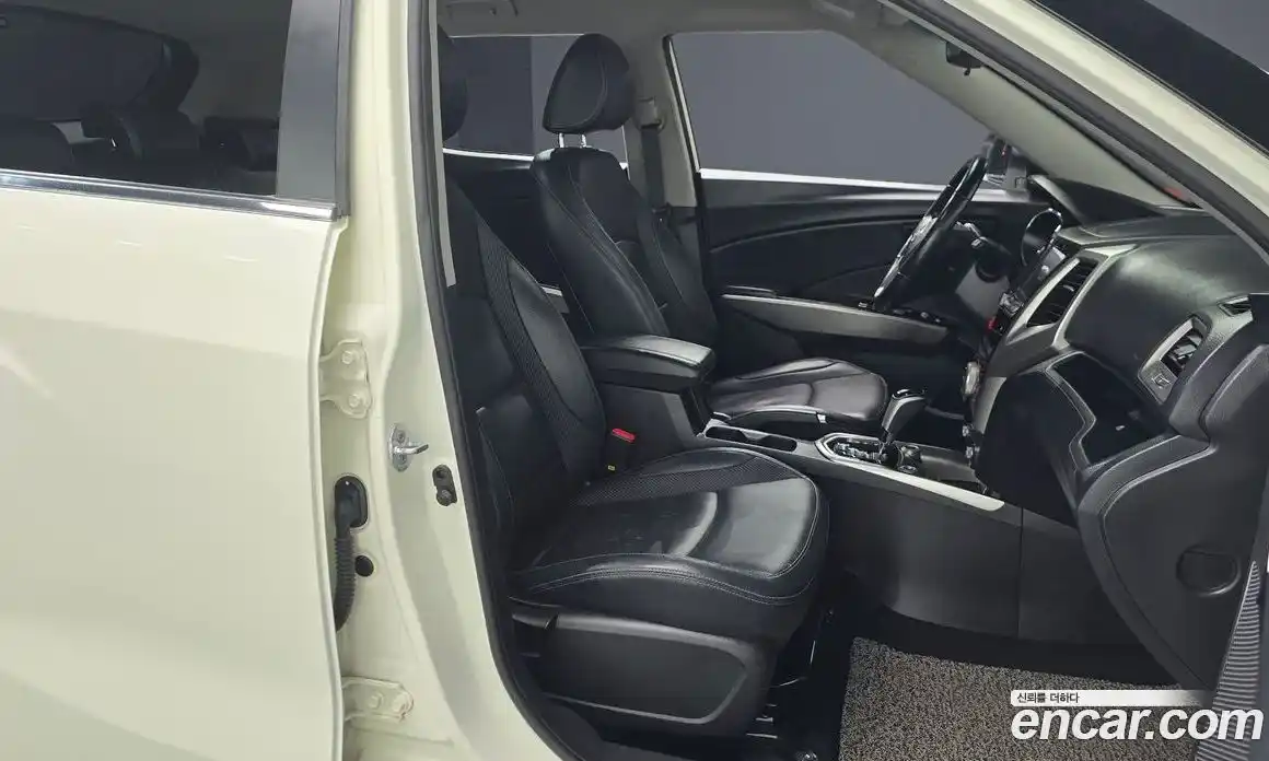 SsangYong TIBOLI 2016 1.6 Автомат в Москве № 1011086, фото 10