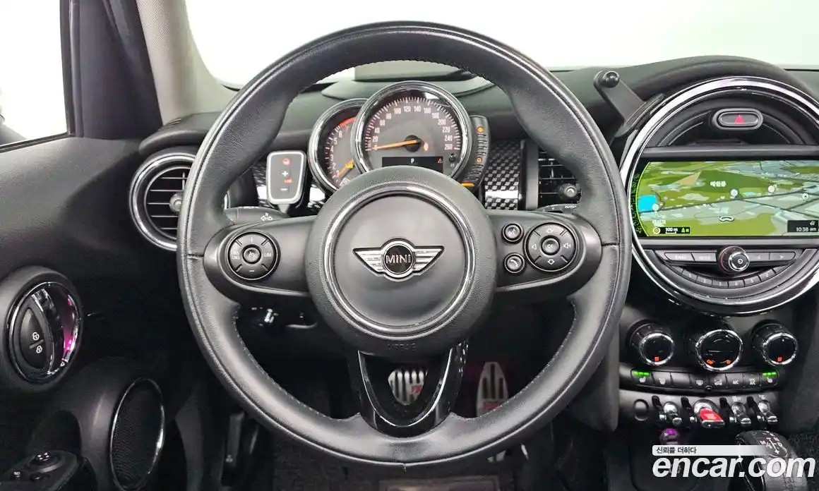Mini Cooper 2015 2.0 гидро в Москве № 1013938, фото 14